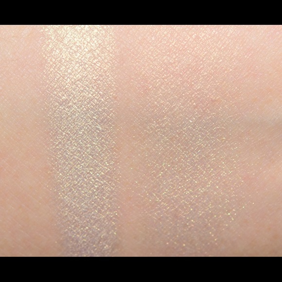 Becca Light Chaser Highlighter Pearl Flashes Gold - Picture 10 of 16